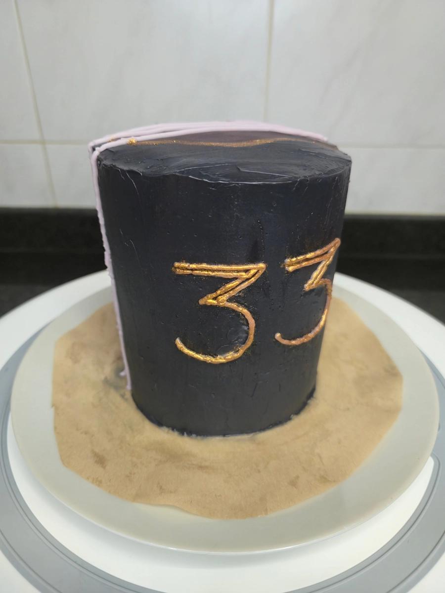 Bento Cake Geek Personalizado - Clair Obscur: Expedition 33 - Bolos de aniversário no Porto | Bento Cakes, Cake Design, Bolachas Decoradas | Porto | Sahri Dessert Art