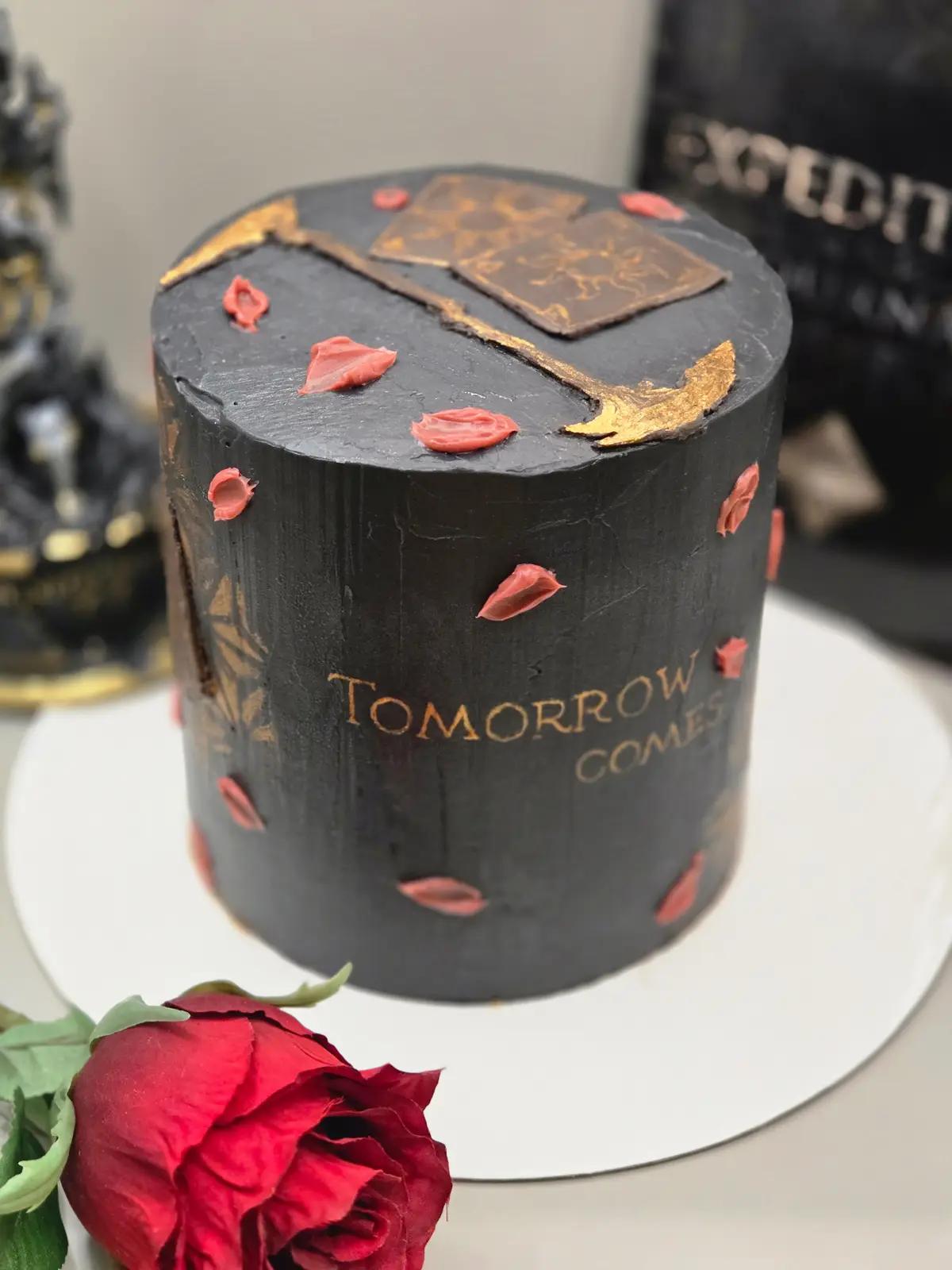 Bolo de Aniversário Geek Personalizado - Clair Obscur: Expedition 33 - Bolos de aniversário no Porto | Bento Cakes, Cake Design, Bolachas Decoradas | Porto | Sahri Dessert Art